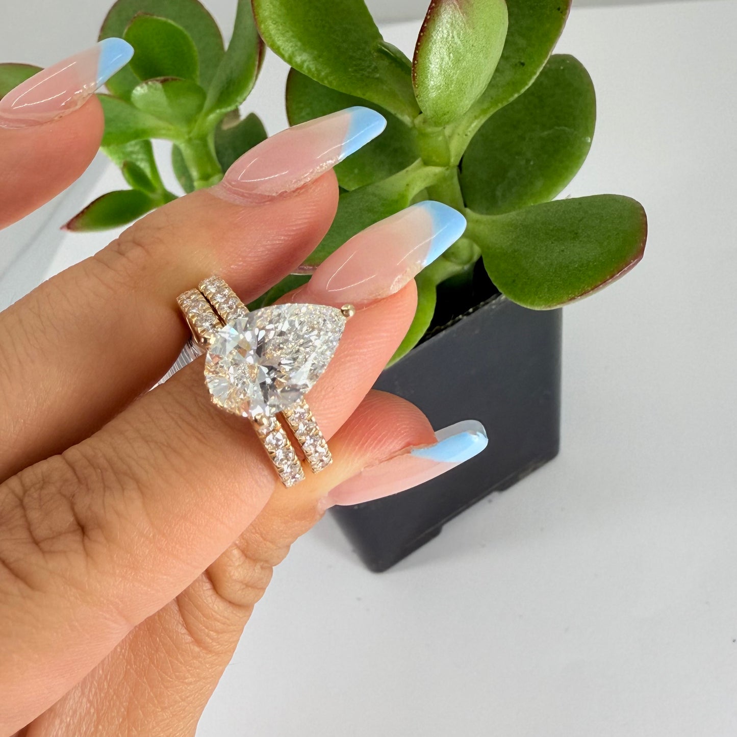 4K GOLD 2PCS WEDDING RINGS PEAR SHAPED LAB GROWN DIAMONDS