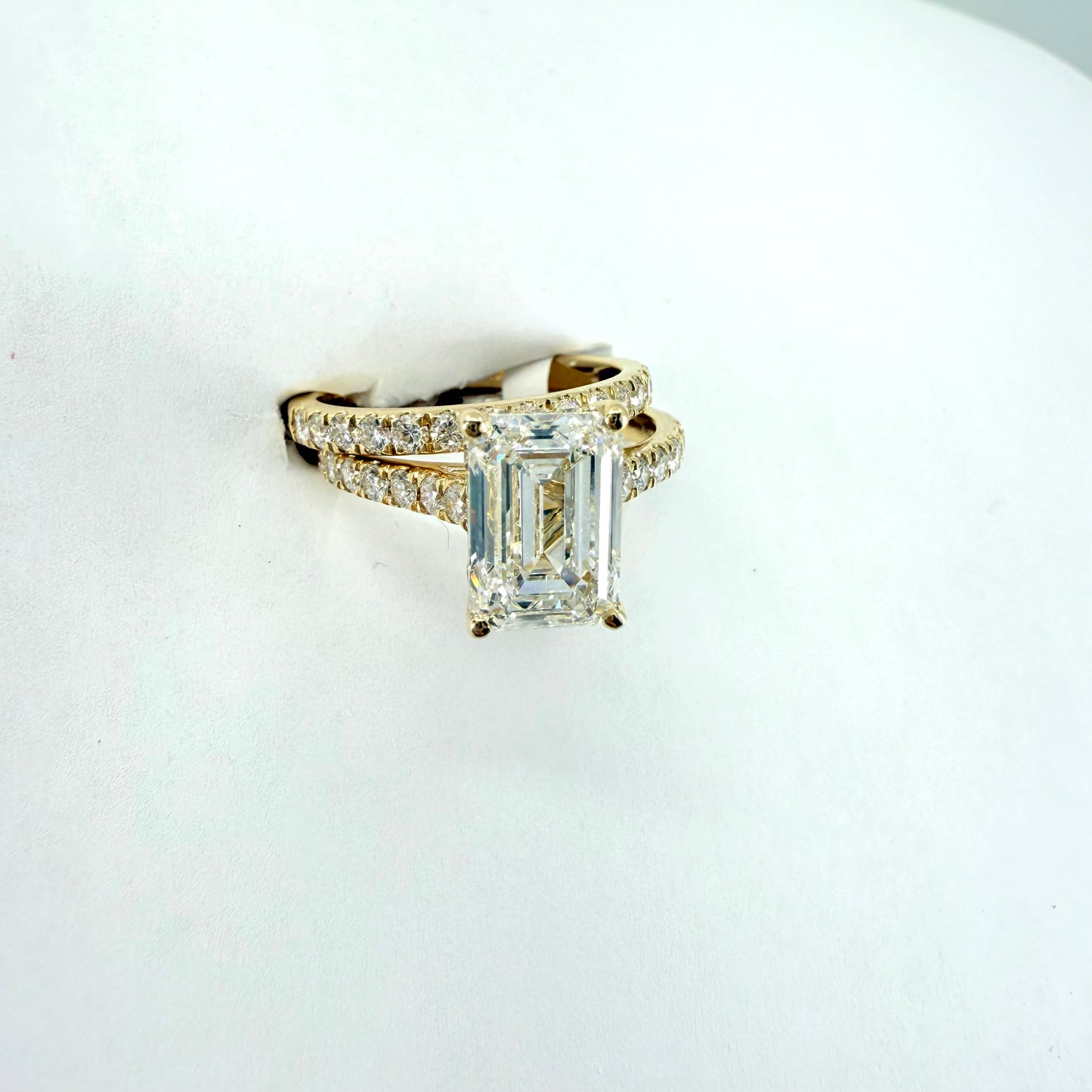 14K YGOLD 2 SET WEDDING RINGS EMERALD SHAPED LAB GROWN DIAMONDS
