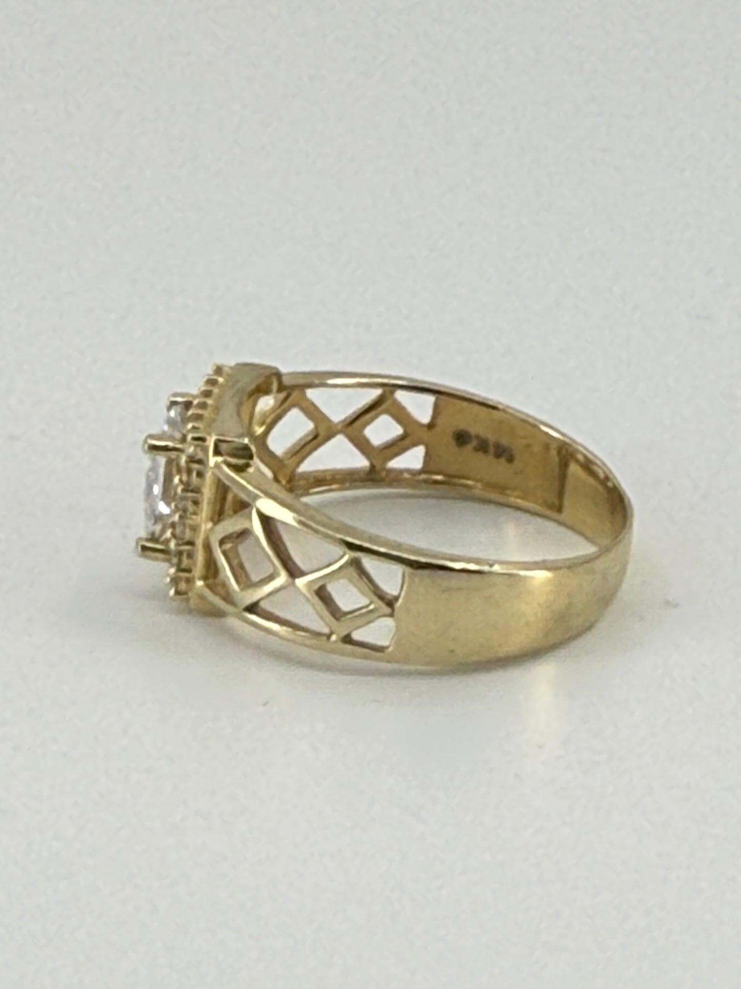 14K YELLOW GOLD MEN RING WITH SQUARE ZIRCONIA STONE