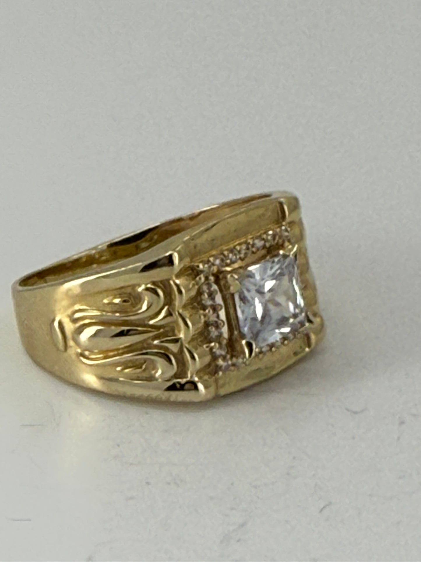 14K YELLOW GOLD MEN RING