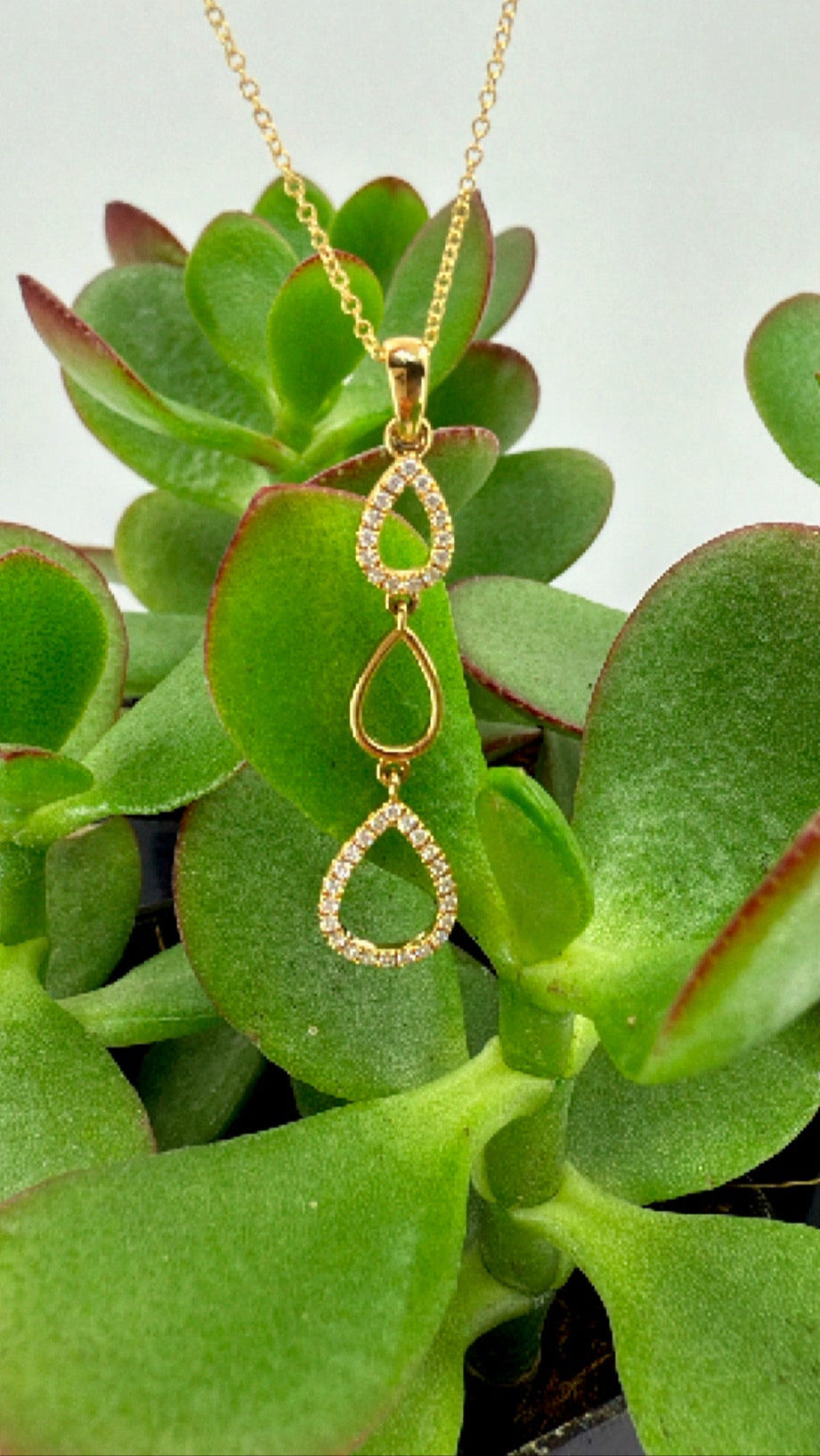 14K YELLOW GOLD LADIES NECKLACE  3 NATURAL DIAMONDS DROP PENDANT DIA=0.15