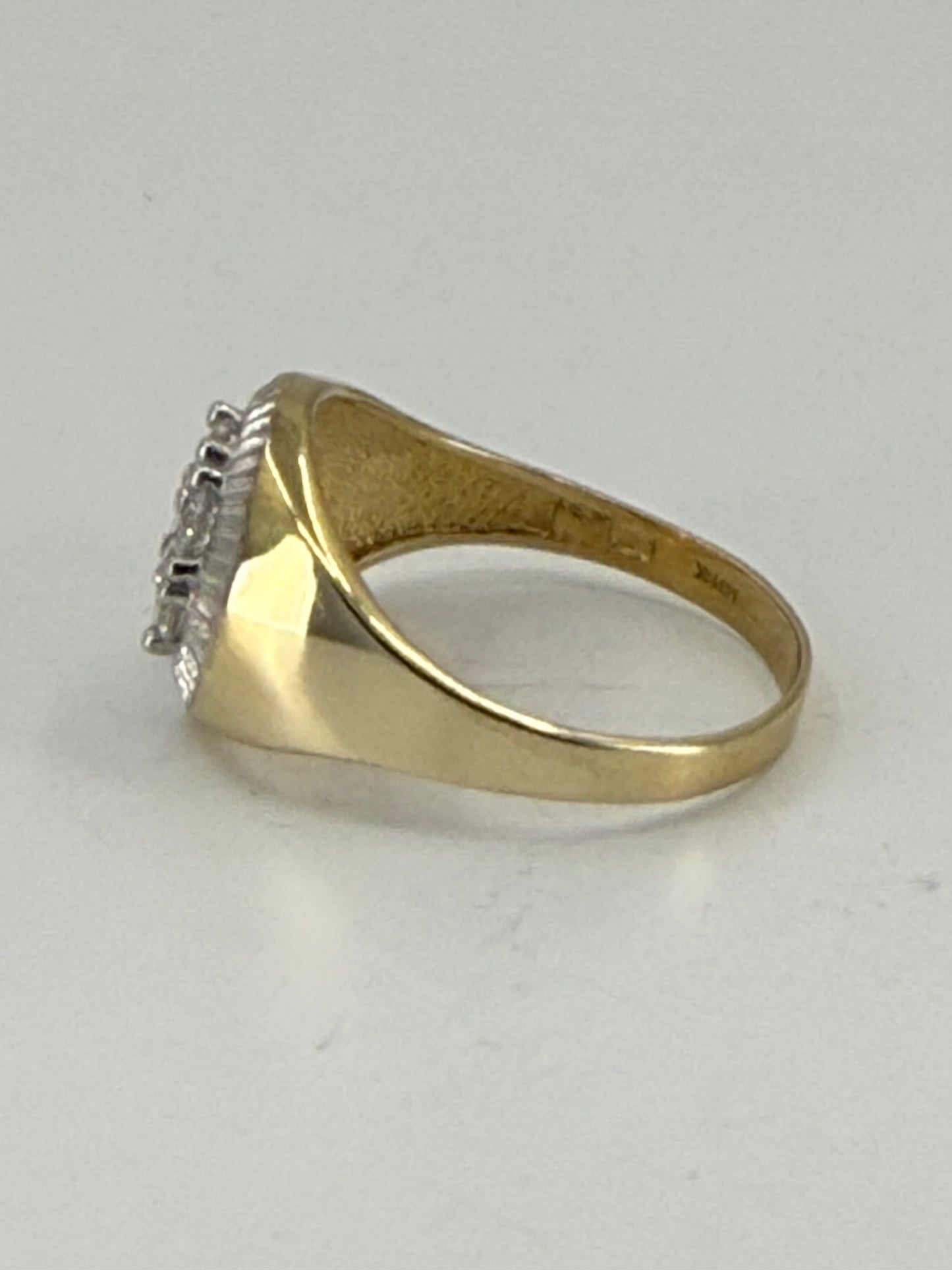 14K YELLOW GOLD MEN RING WITH BEZEL AND LITTLE WHITE ZIRCONIAS STONES